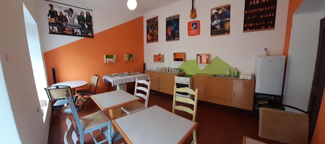 Komen Residence Muzica Bed And Breakfast מראה חיצוני תמונה