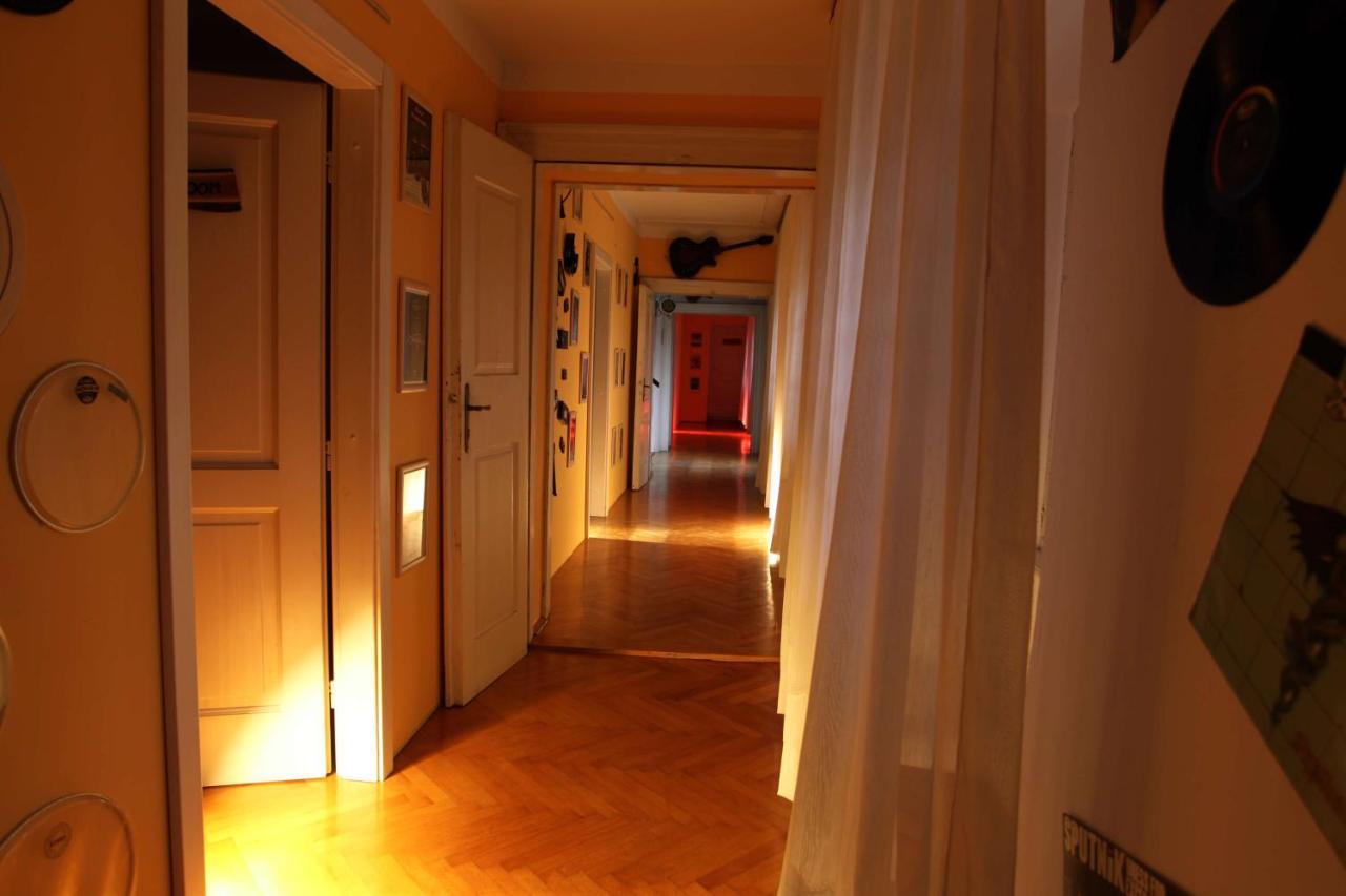 Komen Residence Muzica Bed And Breakfast מראה חיצוני תמונה