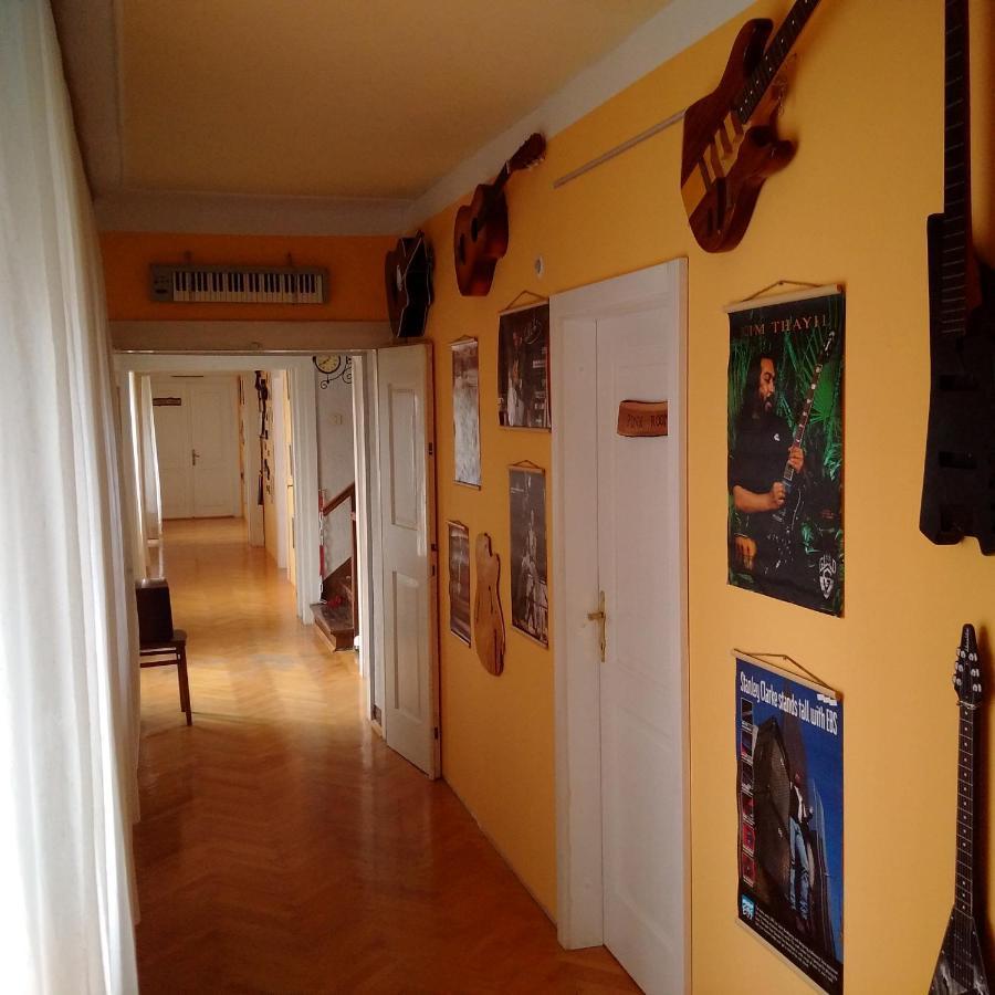 Komen Residence Muzica Bed And Breakfast מראה חיצוני תמונה