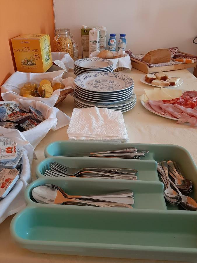 Komen Residence Muzica Bed And Breakfast מראה חיצוני תמונה
